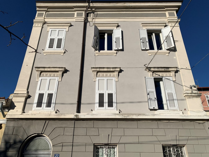 Vendita appartamento in ottime condizioni Via Pietà 20 zona Zone di Pregio a Trieste (TS) 170 mq