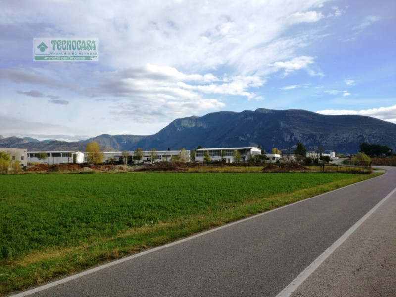 Vendita magazzino - capannone Via Porton a Rivoli Veronese (VR) 650 mq
