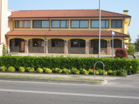 negozio in affitto Selvazzano Dentro foto 004__prospetto2.jpg
