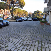 negozio in affitto Selvazzano Dentro foto 002__parcheggio_attivita.jpg
