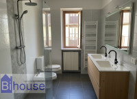 casa a schiera in vendita Valdilana foto 006__presentazione_bagno_moderno_riammodernato.jpg