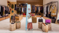 negozio in affitto Mestrino foto 003__totem-pubblicitari-negozio-abbigliamento.jpg