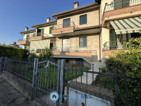 bifamiliare in vendita Due Carrare foto 001__foto_2.jpg