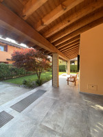 bifamiliare in vendita Rossano Veneto foto 004__04_portico.jpg